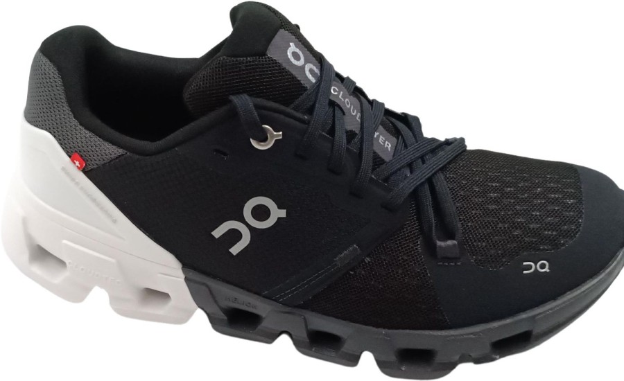 Running & Hiking On Runningshoes | On Cloudflyer 4 Black/White